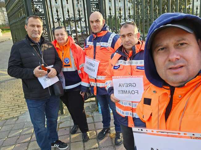 Петима синдикални лидери от Бърза помощ в Румъния обявиха гладна стачка