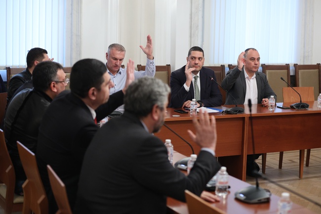Ратифициране на споразумение за безвъзмездно предоставяне на бронирана транспортна техника на Украйна подкрепи комисията по отбрана