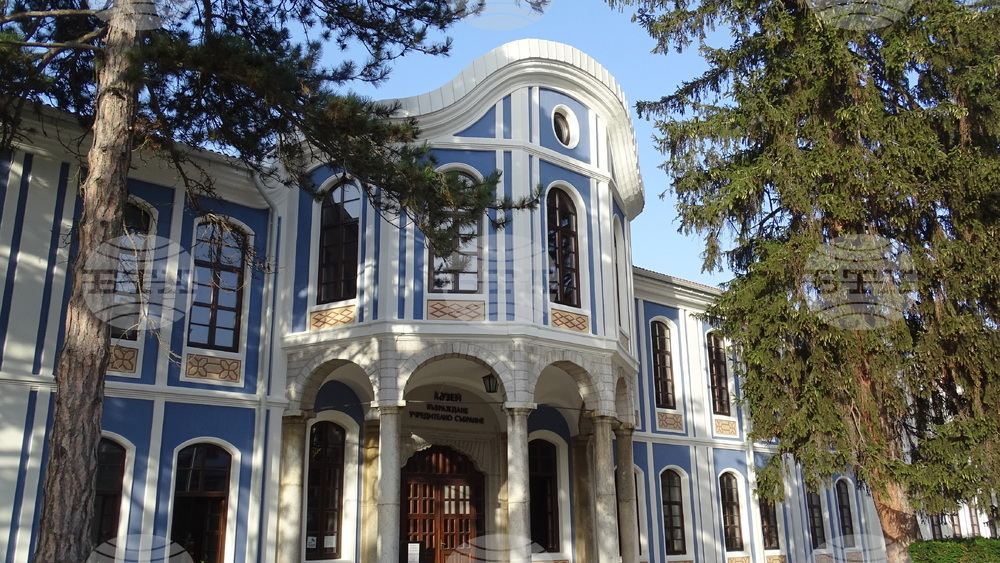 Изложба показва част от даренията в Регионалния исторически музей във Велико Търново за 2024 година