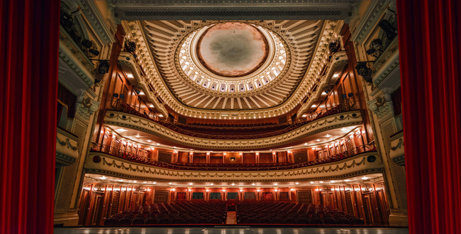 Клуб „Приятели на Софийската опера и балет"