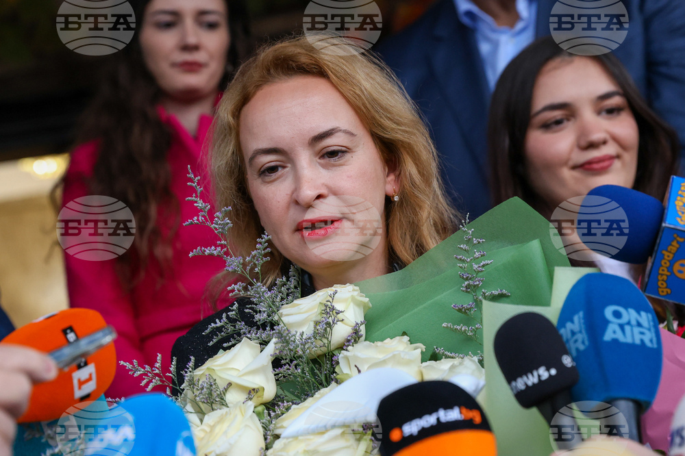 Антоанета Стефанова разделя второто място след първите десет кръга на световното първенство по блиц