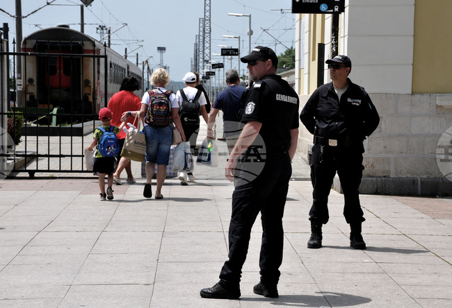 Бургас - бежанци - настаняване