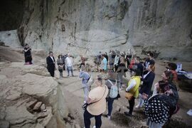 Луковит - пещера "Проходна" - Школа БТА - сертификати