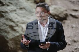 Луковит - пещера "Проходна" - Школа БТА - сертификати