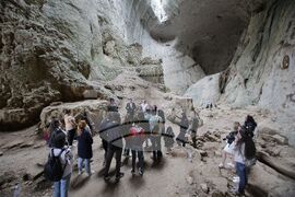 Луковит - пещера "Проходна" - Школа БТА - сертификати