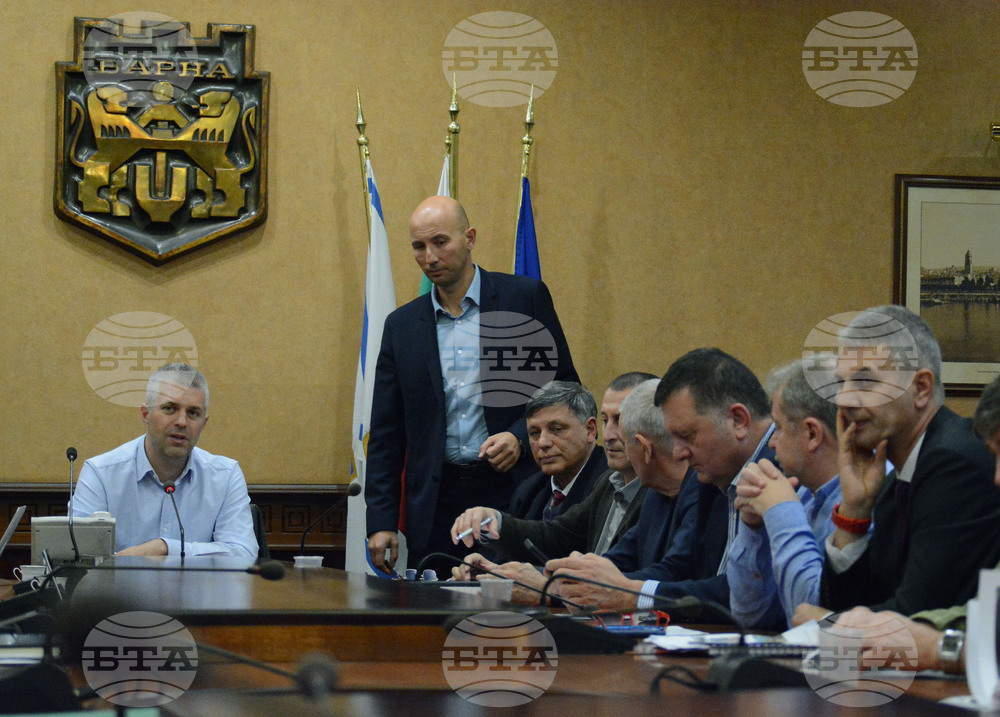 Събраната след бедствието във Варна дървесина ще бъде раздадена на хора в нужда, казаха от общината