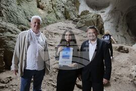 Луковит - пещера "Проходна" - Школа БТА - сертификати