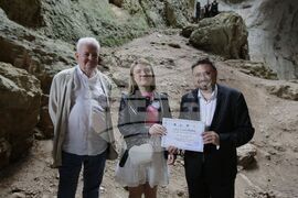 Луковит - пещера "Проходна" - Школа БТА - сертификати