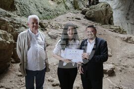 Луковит - пещера "Проходна" - Школа БТА - сертификати