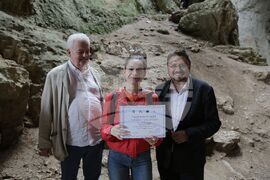 Луковит - пещера "Проходна" - Школа БТА - сертификати