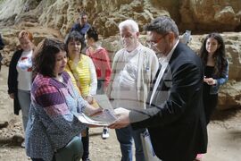 Луковит - пещера "Проходна" - Школа БТА - сертификати