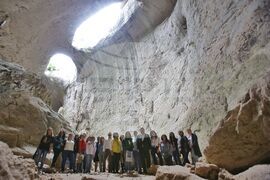 Луковит - пещера "Проходна" - Школа БТА - сертификати