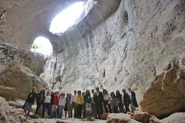 Луковит - пещера "Проходна" - Школа БТА - сертификати