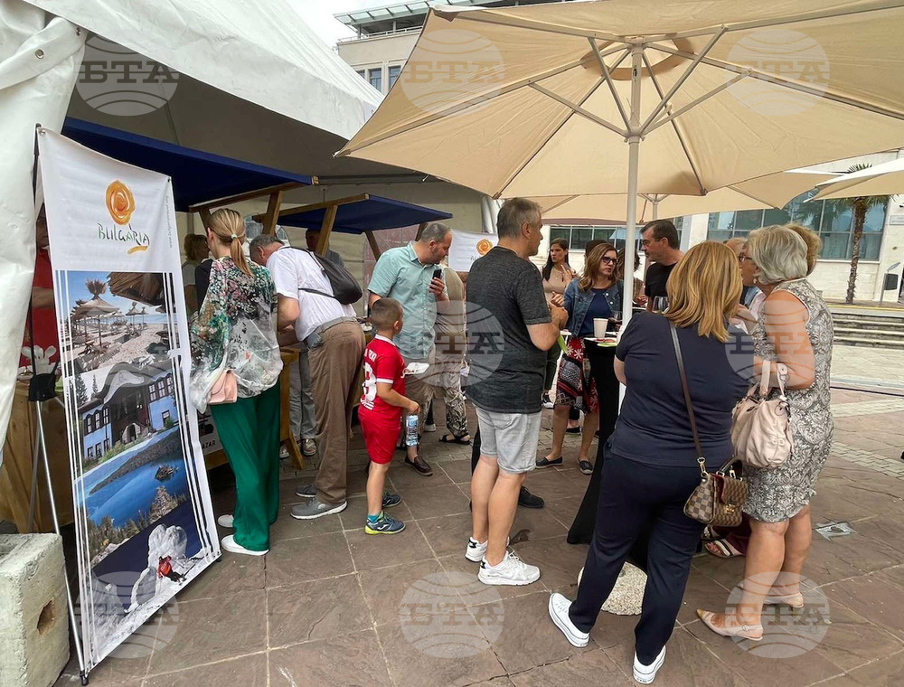 Черна гора - пролетен базар - Меглена Плугчиева