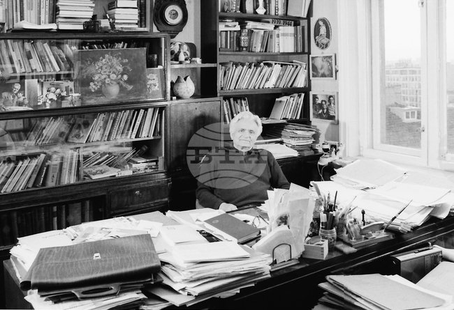  Асен Босев - писател, журналист и преводач