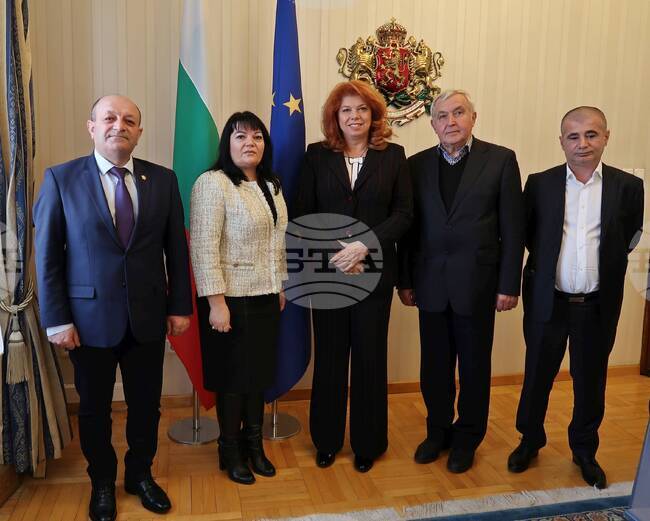 Община Каспичан запозна вицепрезидента Илияна Йотова с предложението 2 май да стане официален празник