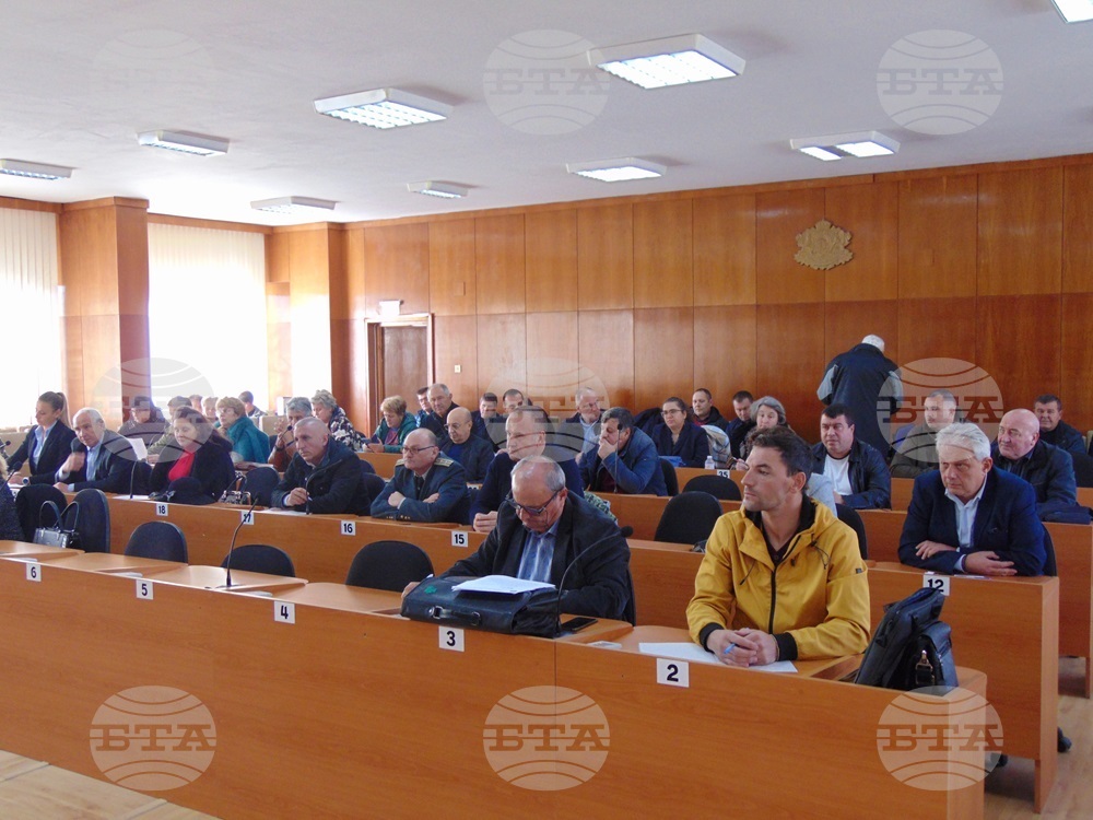 Готовността на институциите за работа при зимни условия е обсъдена на заседание в община Шумен
