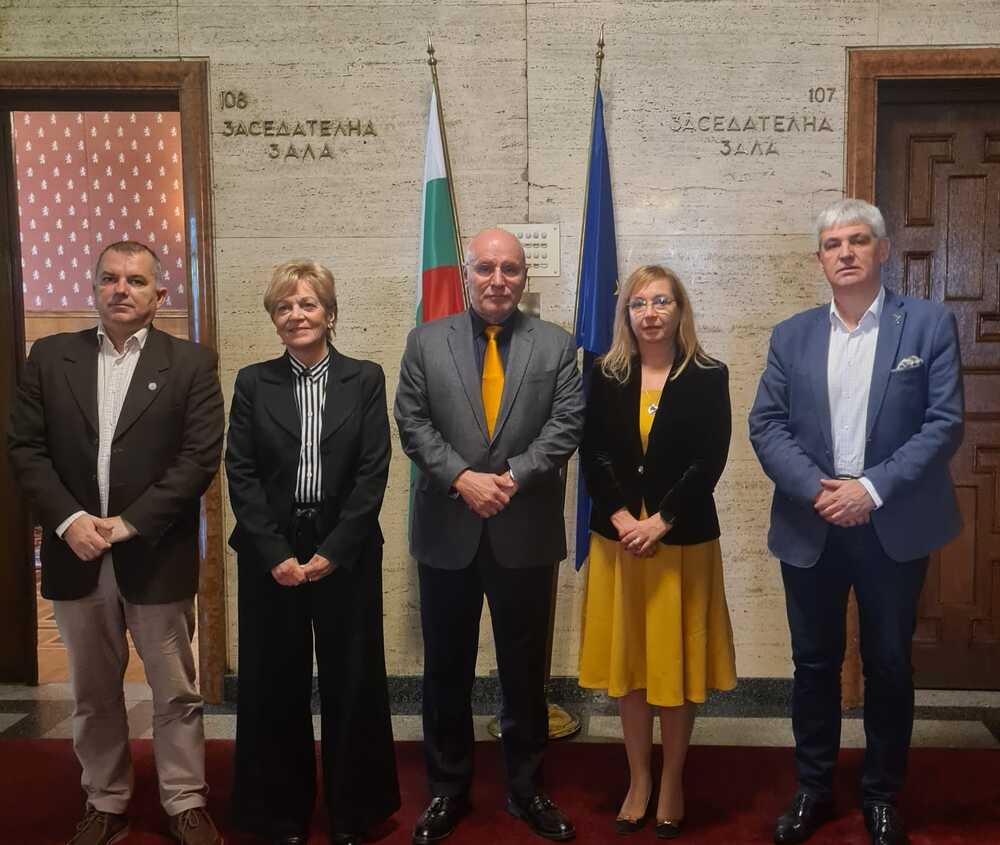 Икономически и социален съвет на Република България: Управителят на БНБ проведе работна среща с Председателския съвет на ИСС по въпроси относно членството на България в еврозоната