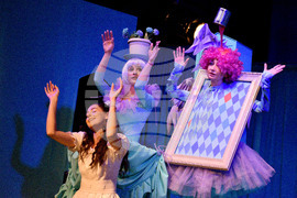 Варна - Държавен куклен театър - премиера - "Питър Пан"