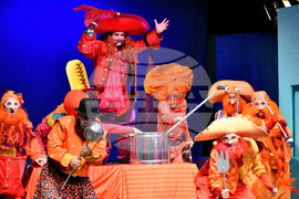 Варна - Държавен куклен театър - премиера - "Питър Пан"