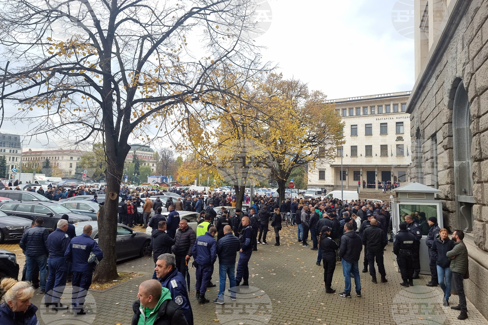 Полицаи - протест
