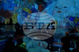 Румъния - компютърна фабрика - медийно изкуство