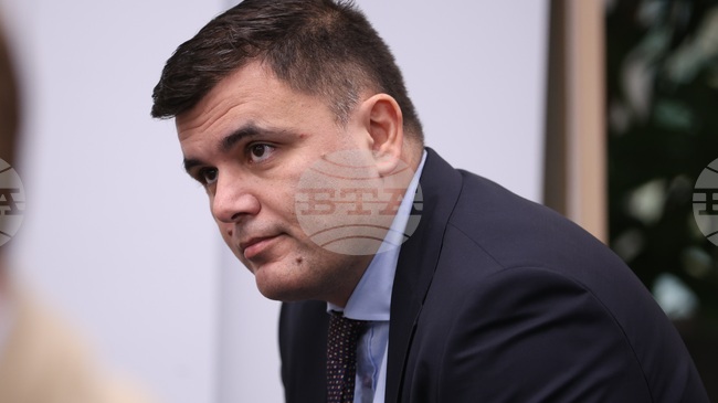 Is Bulgarian Economy Losing Competitiveness? Institute for Market Economics Provides Insights