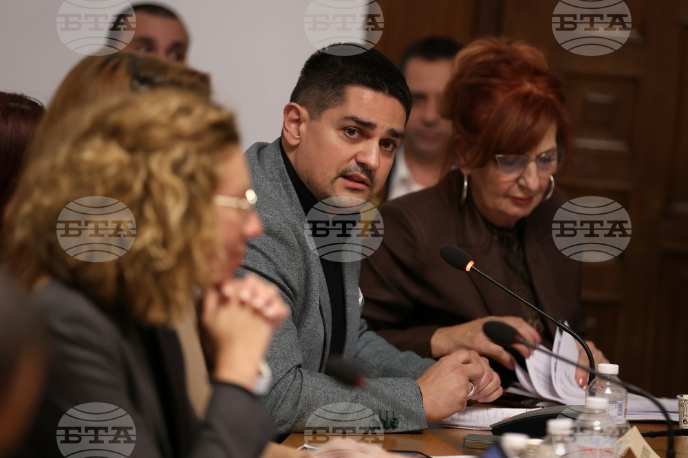 Парламент - Комисия по въпросите на децата, семейството, младежта и спорта