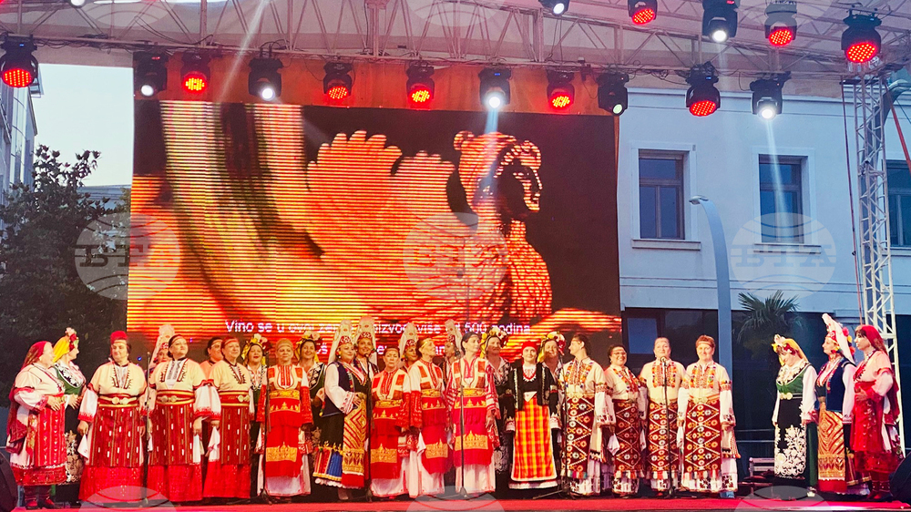 Черна гора - пролетен базар - фолклорни ансамбли