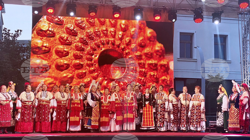 Черна гора - пролетен базар - фолклорни ансамбли