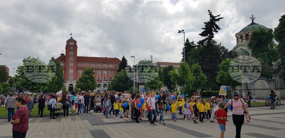 Пъстро карнавално шествие с весели забавления организира Община Плевен по повод Празника на детето 1 юни