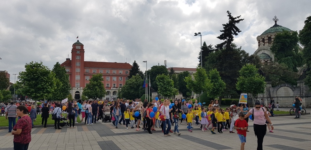 Пъстро карнавално шествие с весели забавления организира Община Плевен по повод Празника на детето 1 юни 