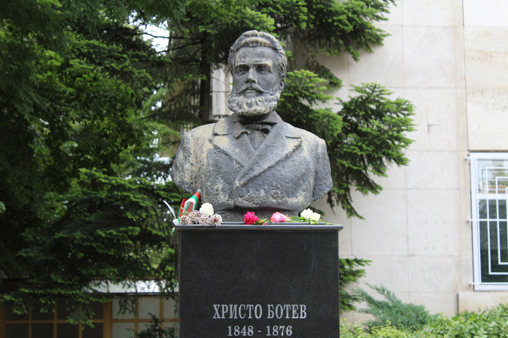 Община Хасково и Военно формирование 52 740 Хасково организират тържествен ритуал по повод 2 юни