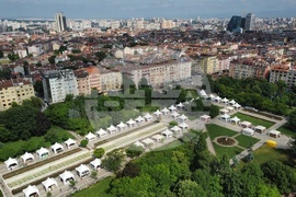 Пролетен базар на книгата