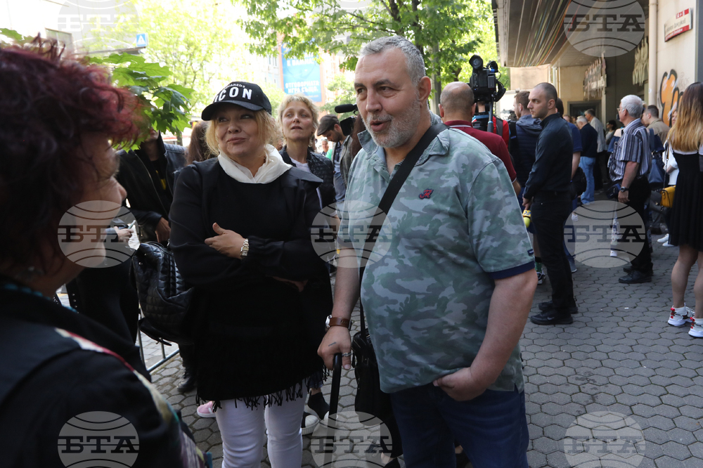 Младежки театър „Николай Бинев“ - протест