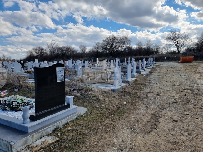 Община Ловеч осигурява безплатен транспорт до гробищен парк „Скобелево“ на Черешова задушница