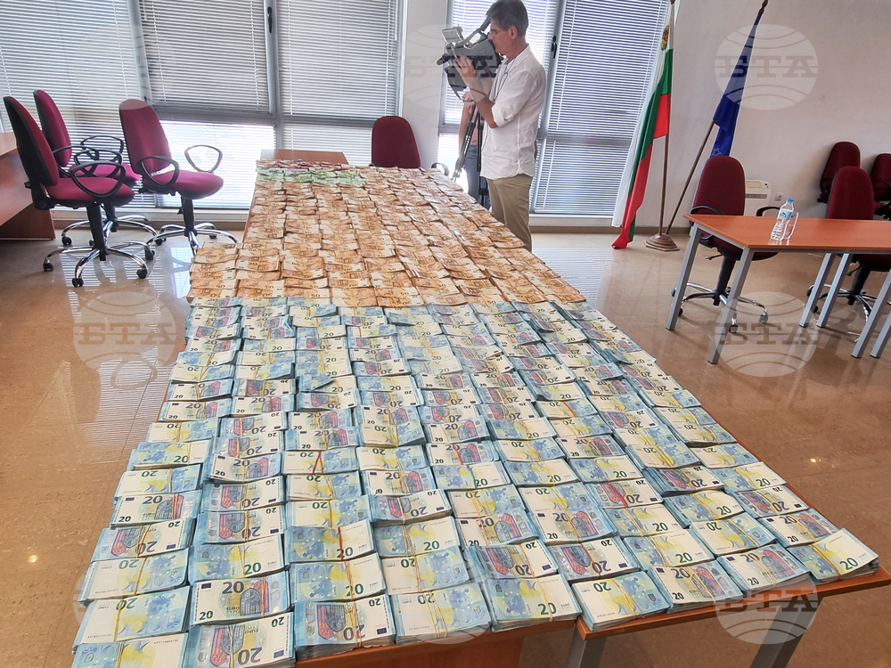 EUR 1.6 Mln Sets 10-Year Record for Smuggled Currency Seized at Kapitan Andreevo Checkpoint