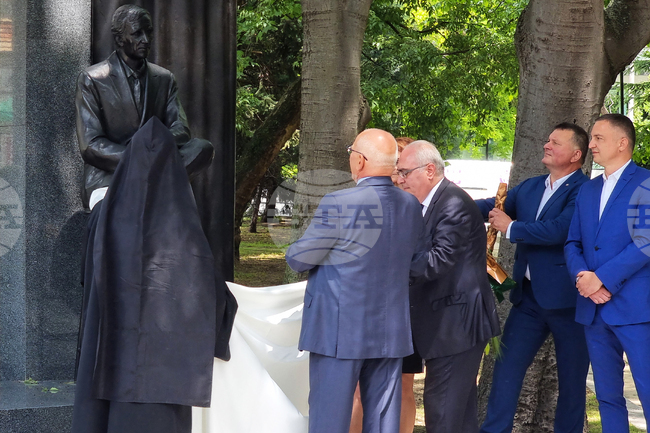 Варна - Шарл Азнавур - паметник - откриване