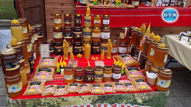 Базар на пчелните продукти започна от днес в Плевен