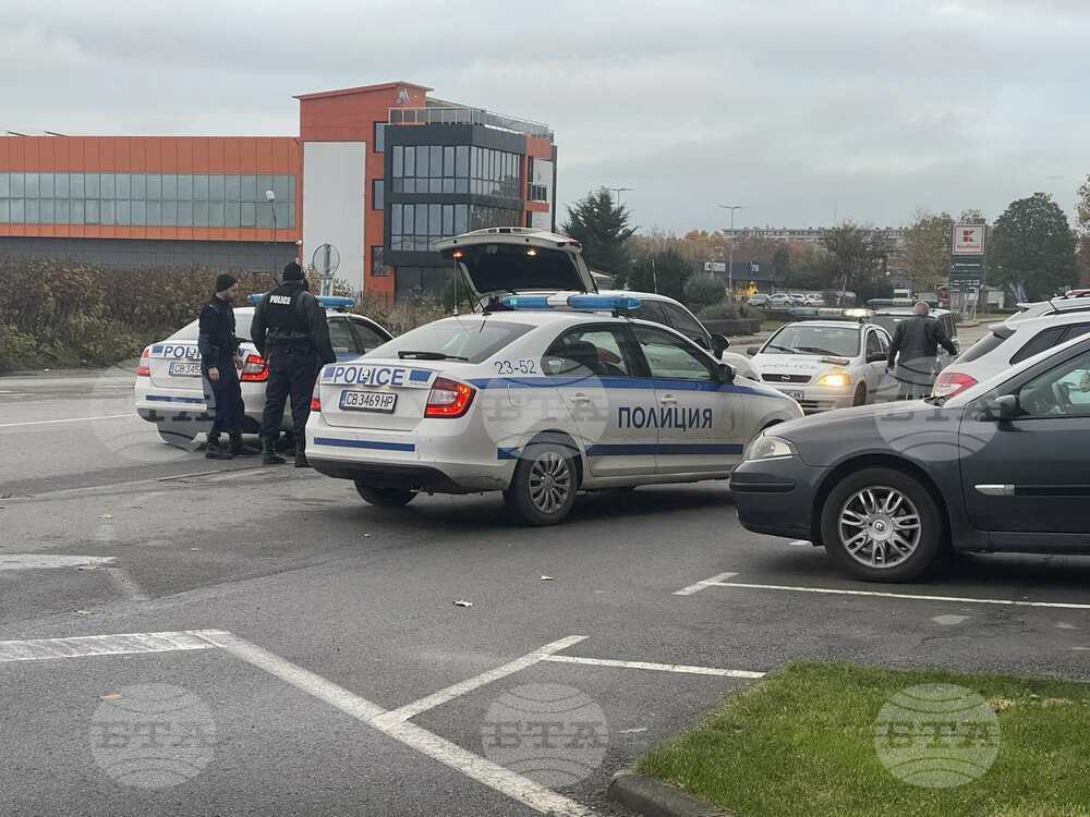 Четирима мигранти са задържани в западния край на Казанлък