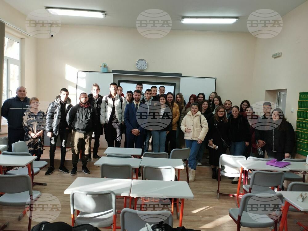 АП Варна: Прокуратурата в Добрич реализира още пет срещи с ученици от града заедно с представител на ОД на МВР по темата за въздействието на алкохола и наркотиците при управлението на МПС