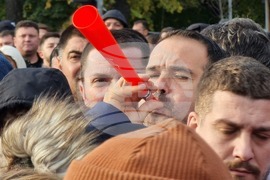 Румъния - служители на метрото - протест