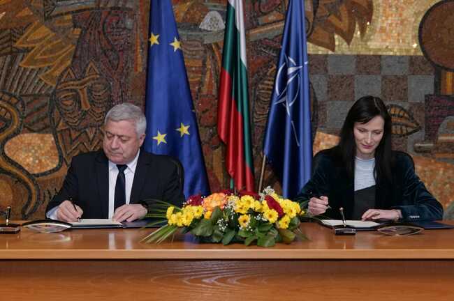 Русенският университет и Министерството на външните работи подписаха меморандум за сътрудничество 