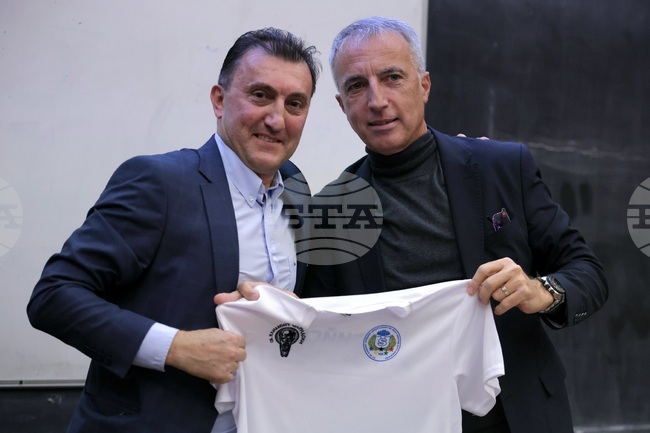 Футболни съдии - студенти - среща