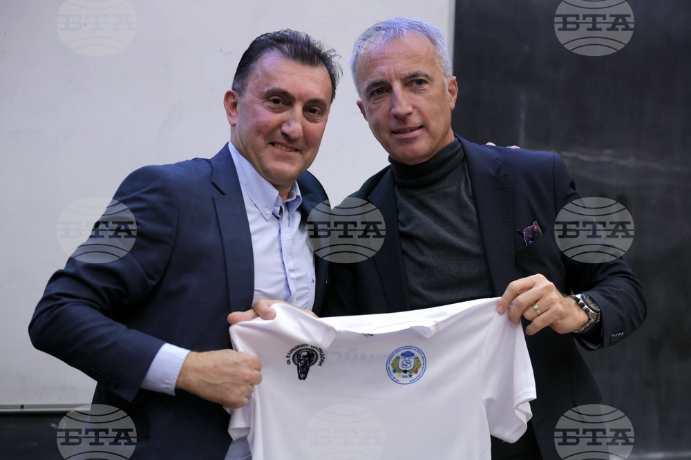 Футболни съдии - студенти - среща