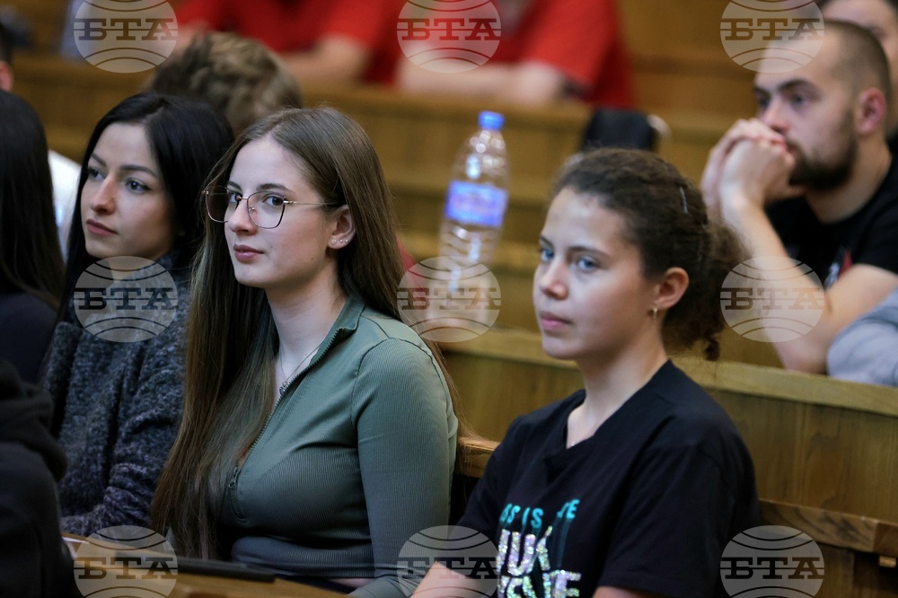 Футболни съдии - студенти - среща