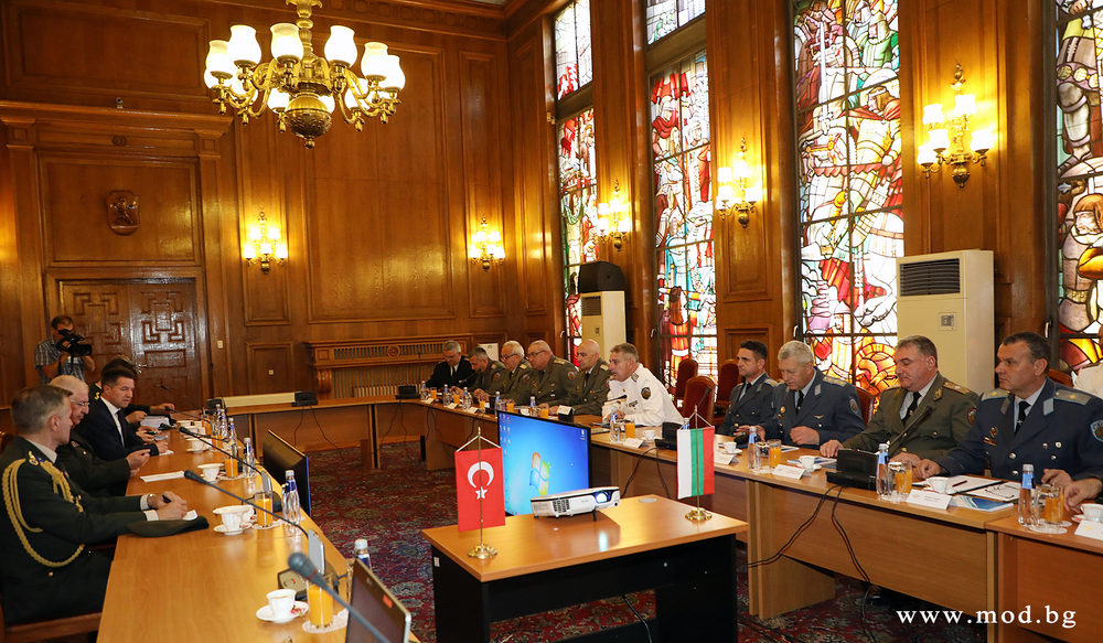 Яшар Гюлер - посещение