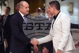 Президент - младежи в неравностойно положение - традиционен абитуриентски бал