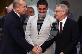 Президент - младежи в неравностойно положение - традиционен абитуриентски бал