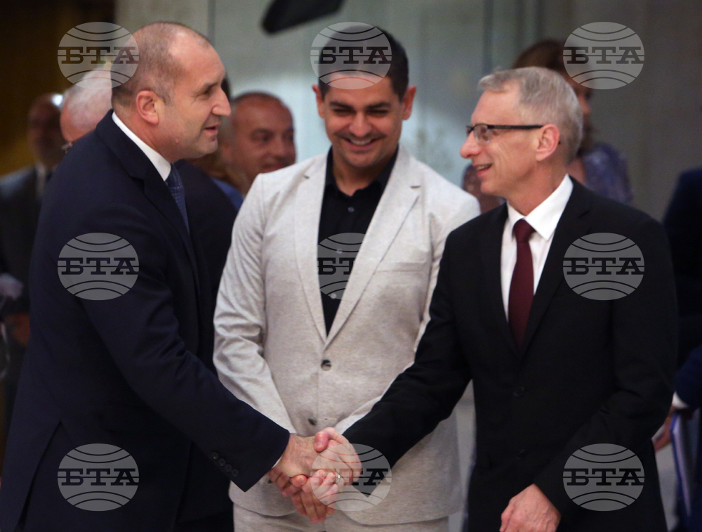 Президент - младежи в неравностойно положение - традиционен абитуриентски бал